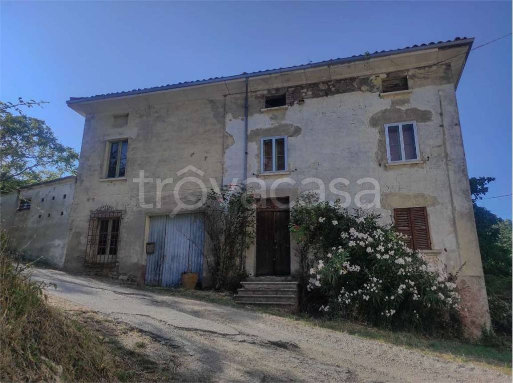 casale in vendita a Pietrarubbia