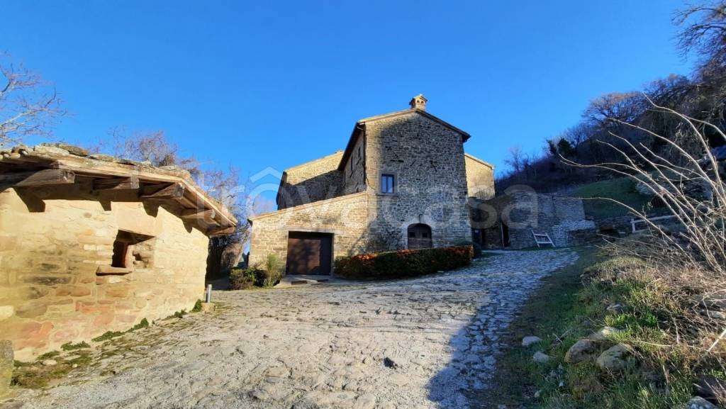 casa indipendente in vendita a Pietrarubbia