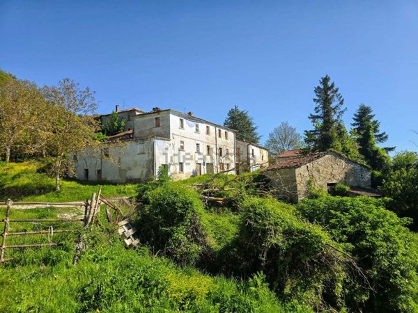 casale in vendita a Pietrarubbia