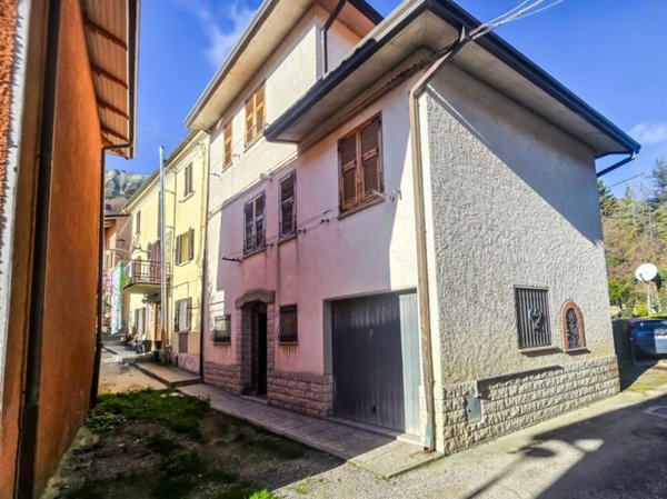 casa indipendente in vendita a Pietrarubbia in zona Ponte Cappuccini