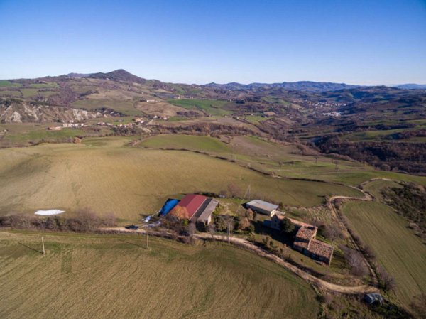 casale in vendita a Pietrarubbia