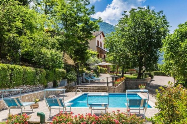 casa indipendente in vendita a Piobbico in zona Piano
