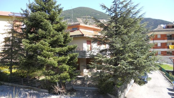 casa indipendente in vendita a Piobbico in zona Piano