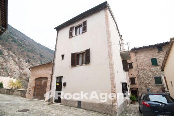 casa indipendente in vendita a Piobbico in zona Piano