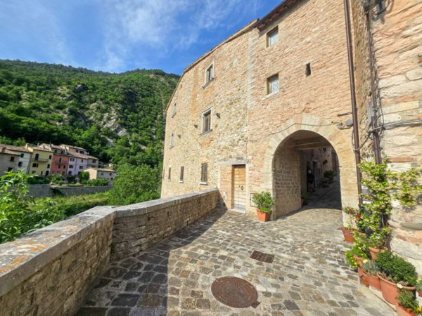 casa indipendente in vendita a Piobbico in zona Piano