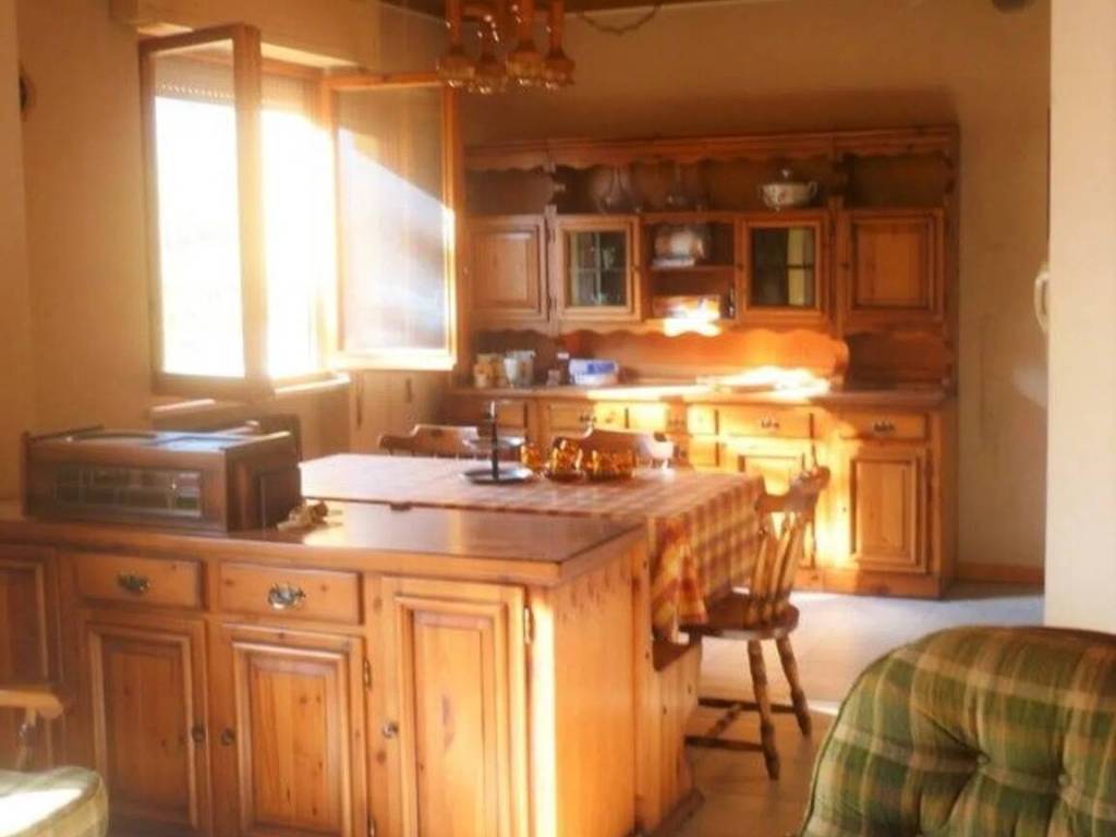 appartamento in vendita a Piobbico in zona Piano