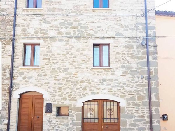 appartamento in vendita a Piobbico in zona Piano