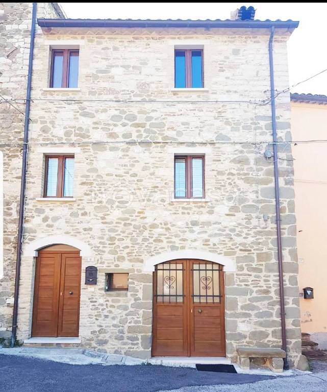 appartamento in vendita a Piobbico in zona Piano