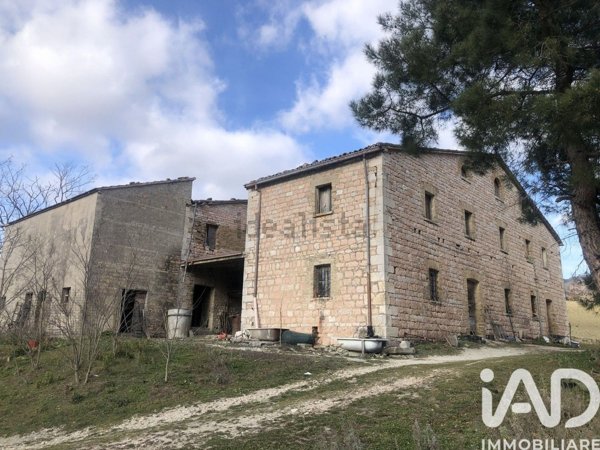casa indipendente in vendita a Piobbico in zona Piano
