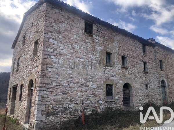 casa indipendente in vendita a Piobbico