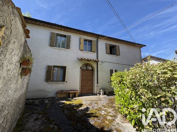 casa indipendente in vendita a Piobbico in zona Piano