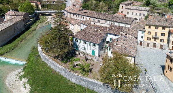casa indipendente in vendita a Piobbico in zona Piano