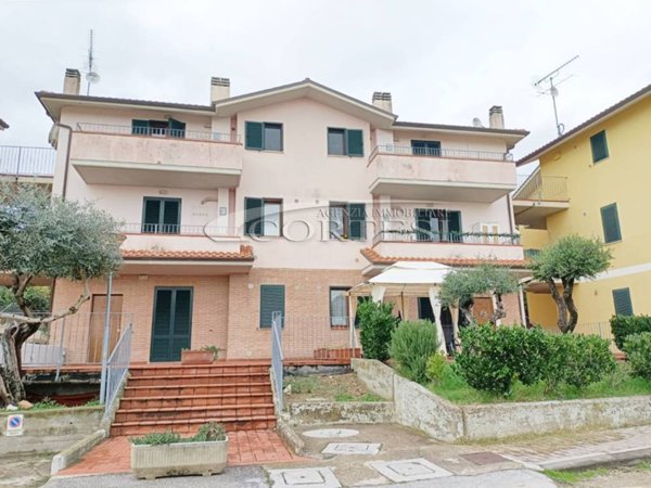 appartamento in vendita a San Costanzo in zona Cerasa