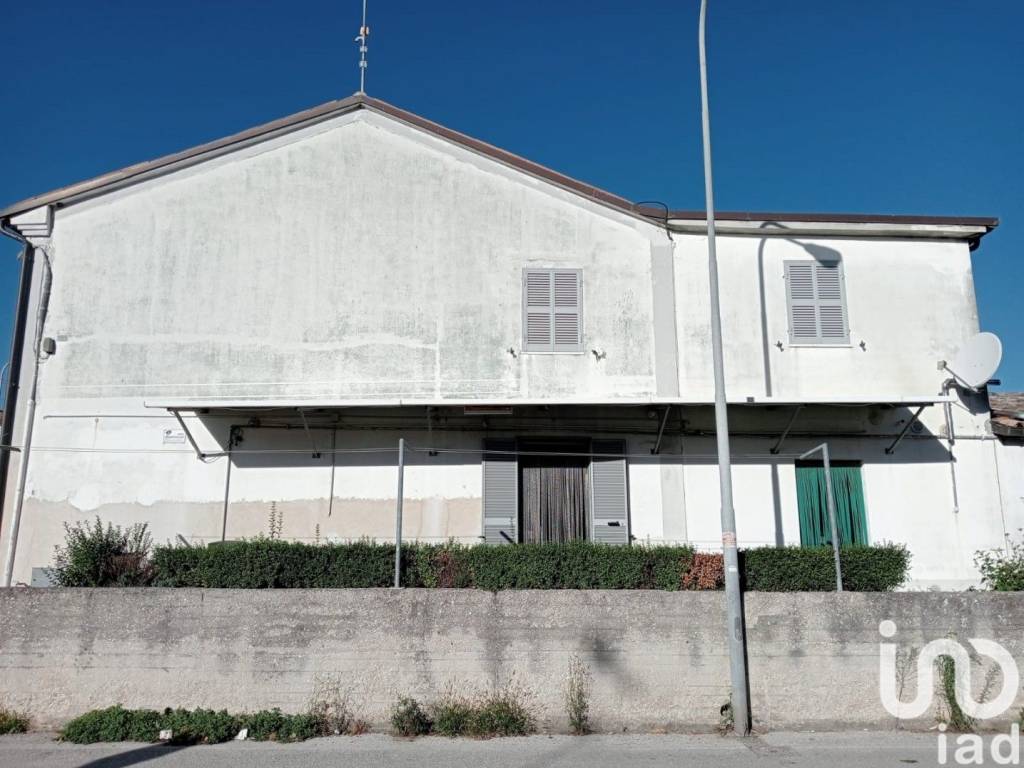 casa indipendente in vendita a San Costanzo