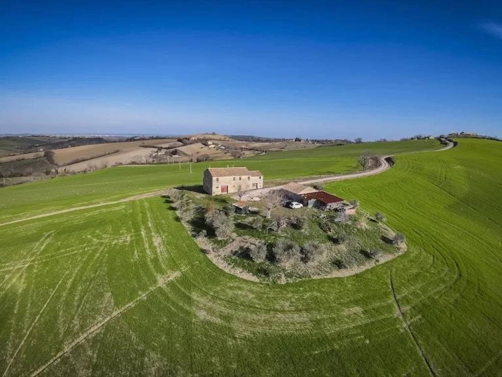 casa indipendente in vendita a San Costanzo