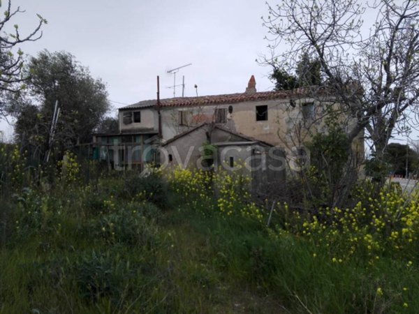 casa indipendente in vendita a San Costanzo