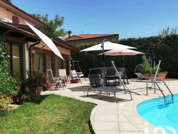 casa indipendente in vendita a San Costanzo