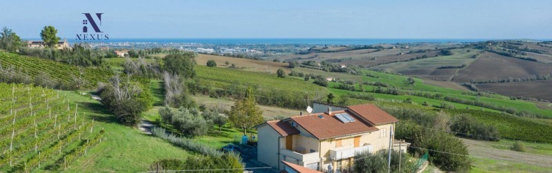 casa indipendente in vendita a San Costanzo in zona Cerasa
