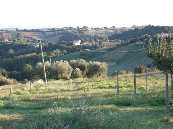 casa indipendente in vendita a San Costanzo