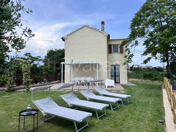 casa indipendente in vendita a San Costanzo