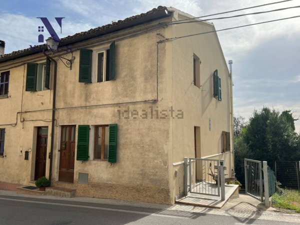 casa semindipendente in vendita a San Costanzo