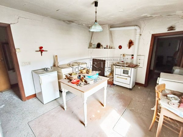 appartamento in vendita a San Costanzo in zona Cerasa