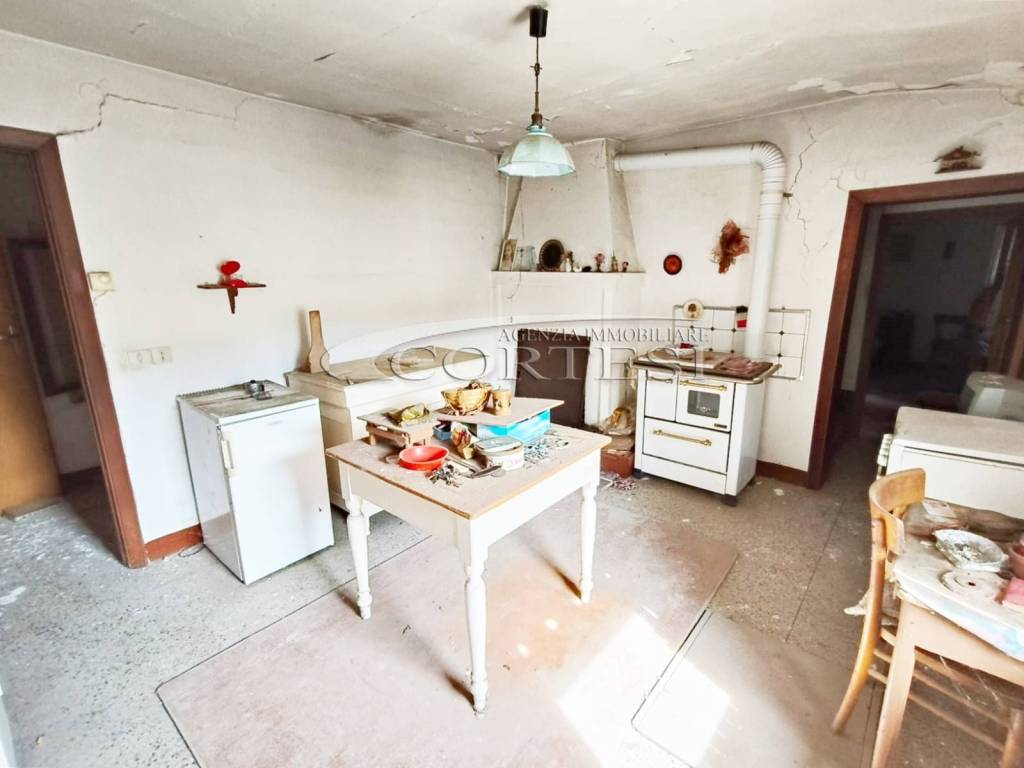 appartamento in vendita a San Costanzo in zona Cerasa