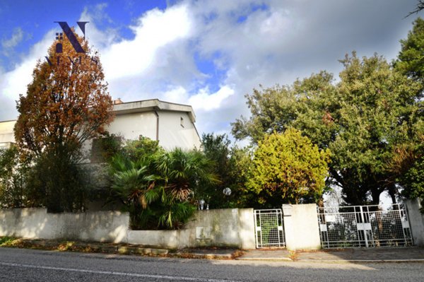 casa indipendente in vendita a San Costanzo