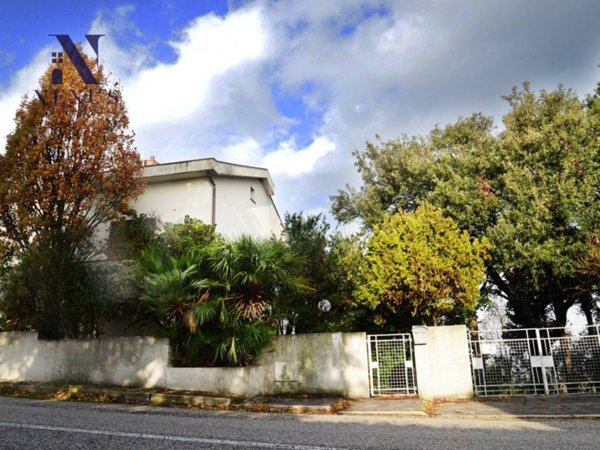 casa indipendente in vendita a San Costanzo