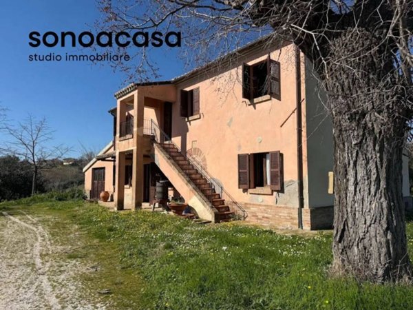 casa indipendente in vendita a San Costanzo