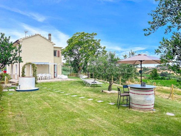 casa indipendente in vendita a San Costanzo