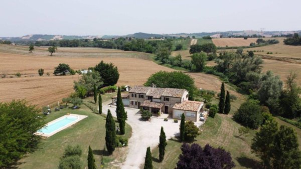 casa indipendente in vendita a San Costanzo