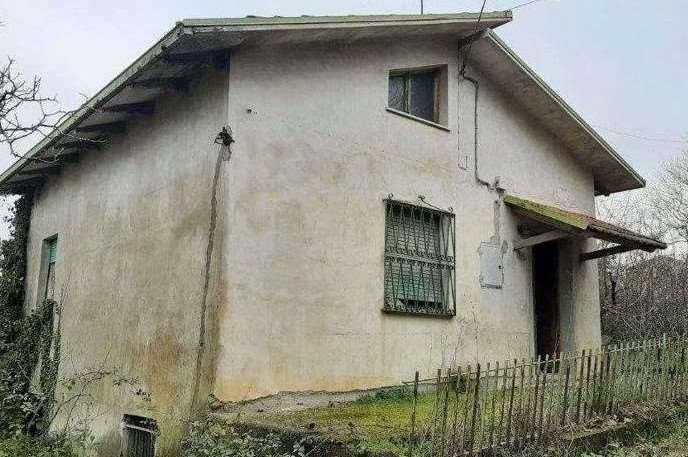 casa indipendente in vendita a San Costanzo