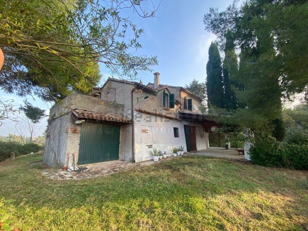 quadrivano in vendita a San Costanzo