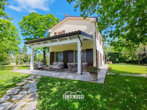 casa indipendente in vendita a San Costanzo
