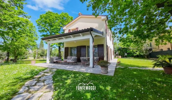 casa indipendente in vendita a San Costanzo