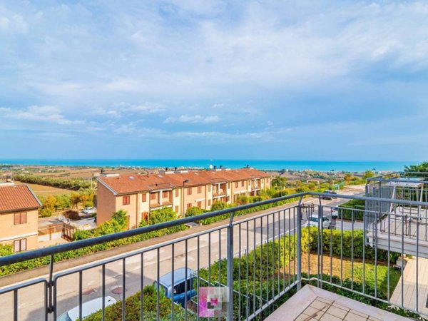 casa indipendente in vendita a San Costanzo