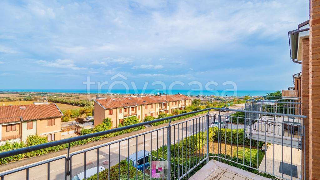 casa indipendente in vendita a San Costanzo