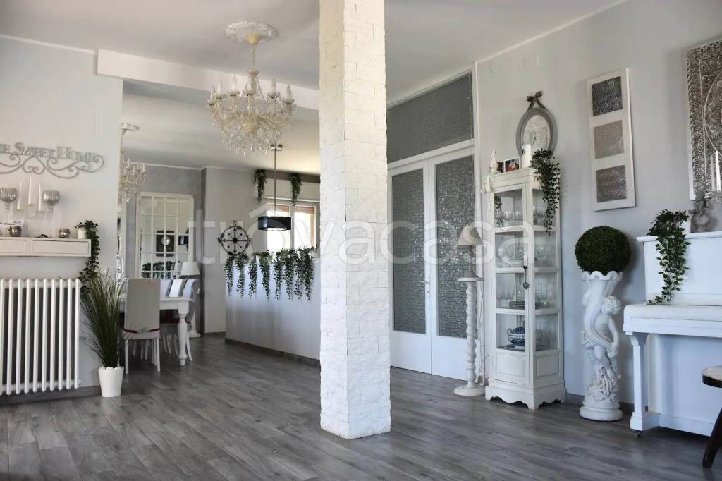 casa indipendente in vendita a San Costanzo
