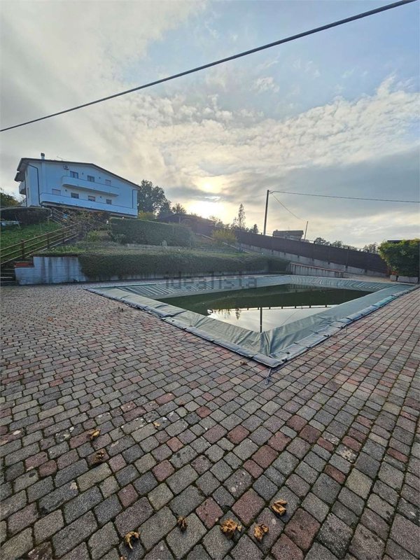 casa indipendente in vendita a San Costanzo