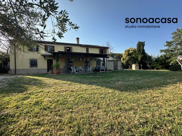 casa indipendente in vendita a San Costanzo