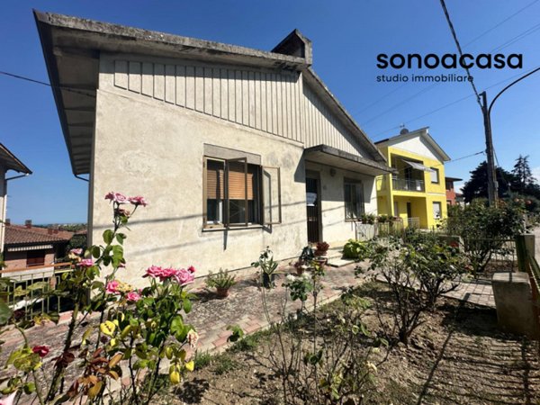 casa indipendente in vendita a San Costanzo