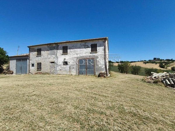 casa indipendente in vendita a San Costanzo in zona Cerasa