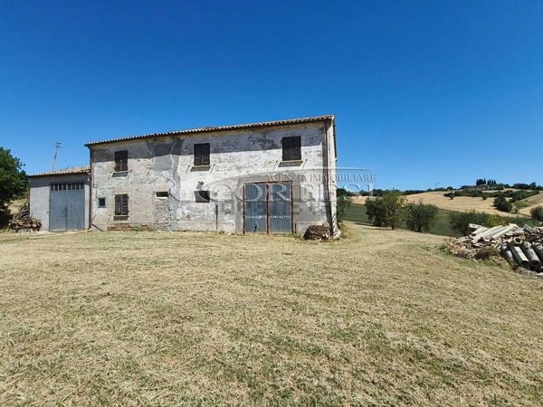 casa indipendente in vendita a San Costanzo