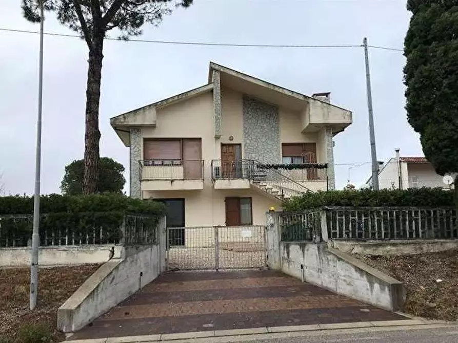 casa indipendente in vendita a San Costanzo