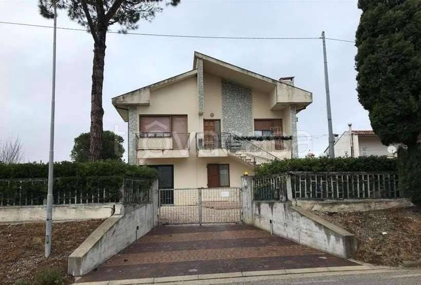 casa indipendente in vendita a San Costanzo