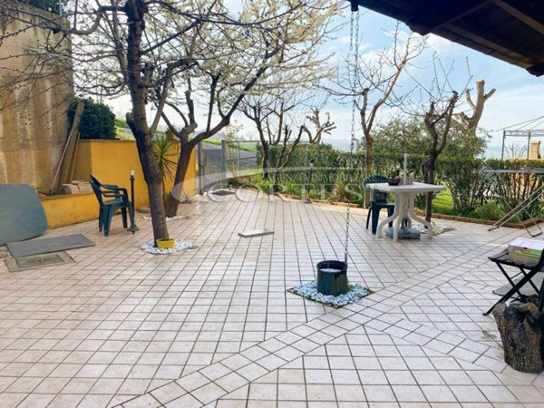 appartamento in vendita a San Costanzo in zona Cerasa