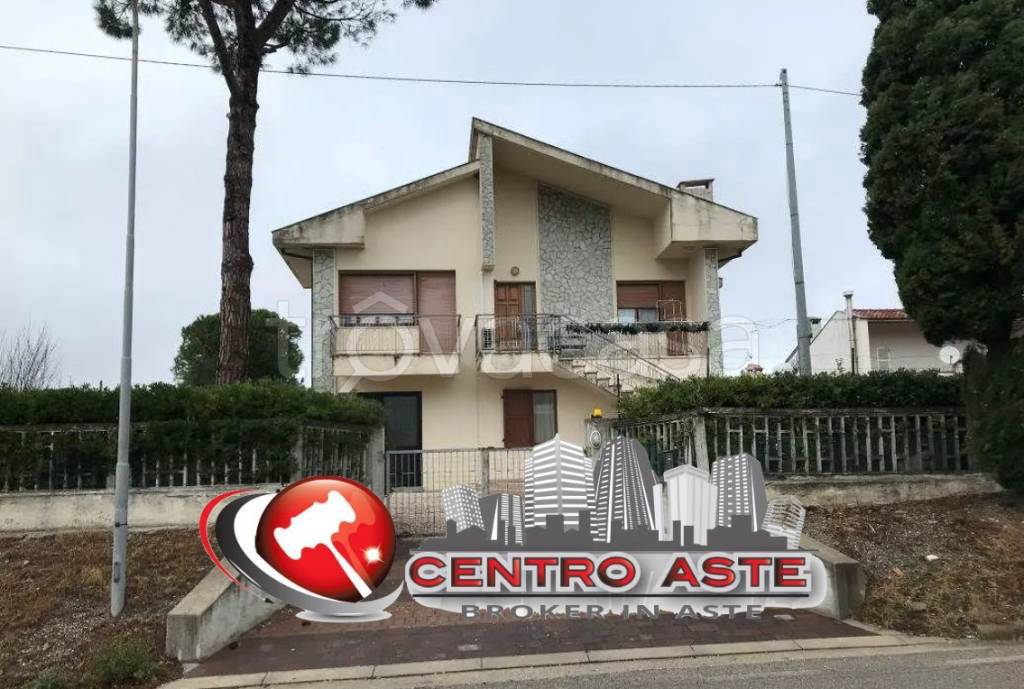 casa indipendente in vendita a San Costanzo