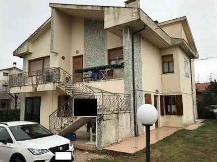 casa indipendente in vendita a San Costanzo