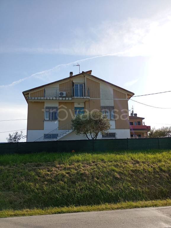 casa indipendente in vendita a San Costanzo